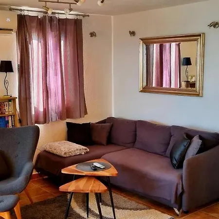 Misini Dvori * Stomorska