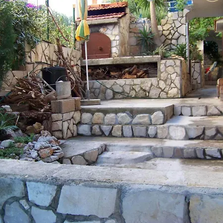 Misini Dvori Apartmán Stomorska