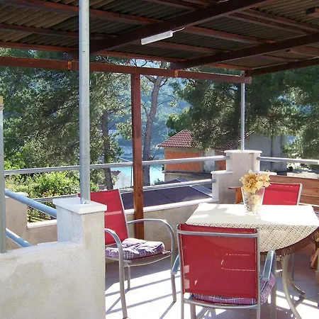 Misini Dvori Apartmán Stomorska